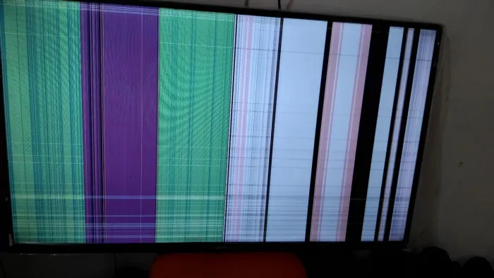 Vendo TV com defeito ( conserto ou retirada de peças