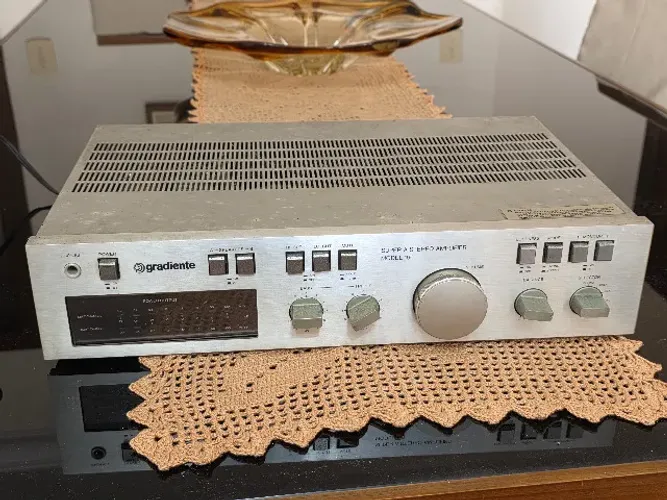 Amplificador Gradiente modelo 166