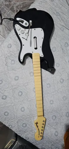 Vendo guitarra e bateria games