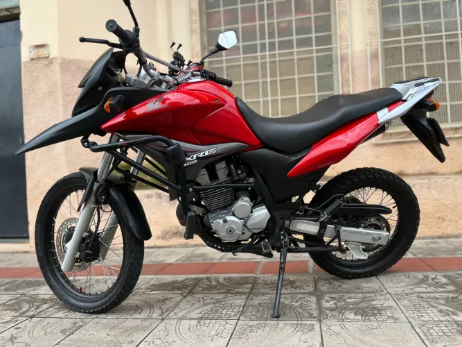 VENDE-SE XRE 300 2010/2011 - VERMELHA