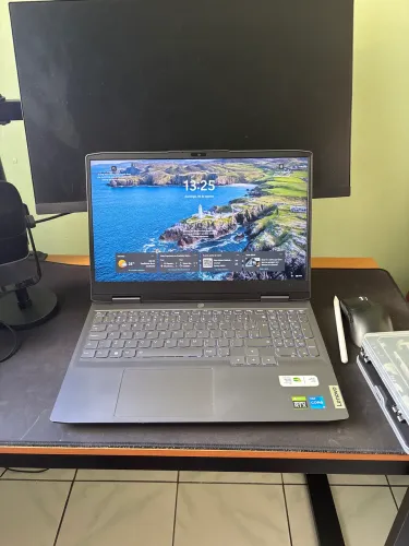 Notebook Gamer Lenovo LOQ 16Gb I512450H 500Gb de SSD