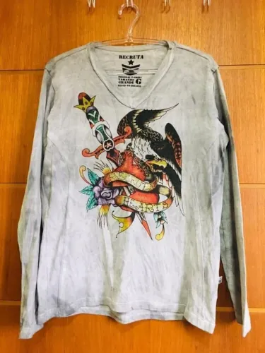 Camiseta Masculina, veste um M, nova