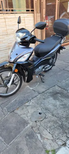 Moto muito nova e econômica!!