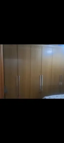 Vendo armario de 6 portas.VALOR 950,00
