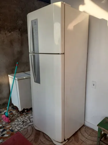 vende se geladeira