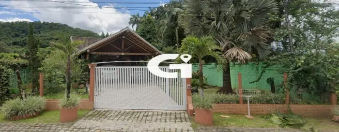 Oportunidade em Morretes: Casa com Piscina, Spa Aquecido e 4 Quartos perto do Centro
