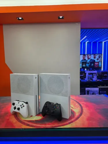 Xbox One S 1 Tera de HD + GARANTIA de Loja