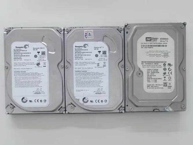 HDs SATA 3,5? Usados (Seagate Pipeline 500GB, Seagate Bar 500GB, WD 320GB) Testo na Hora