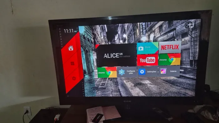 VENDO TV CCE 42 POLEGADAS,IDEAL PARA RETIRADA DE PEÇAS, OU PARA QUEM TEM INTERESSE ....