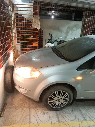 Fiat Linea Essence 1.8 Flex 16V 4P 2013