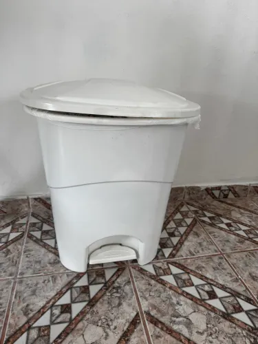 Lixeira branca