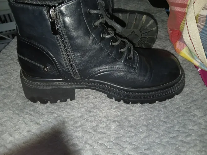 Bota de couro linda