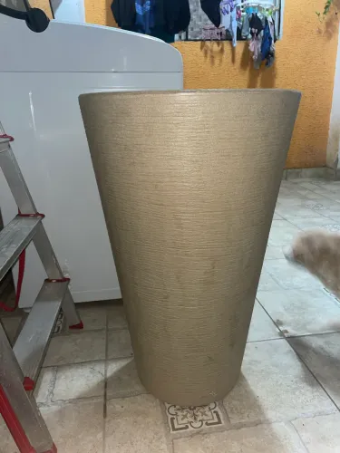 Vaso de planta com rodinha