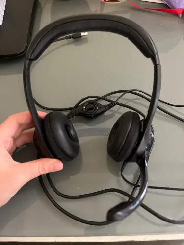 headphone com fio e microfone 