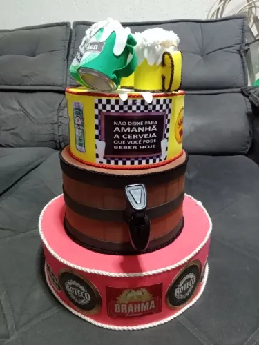 Bolo Fake Boteco em papelão
