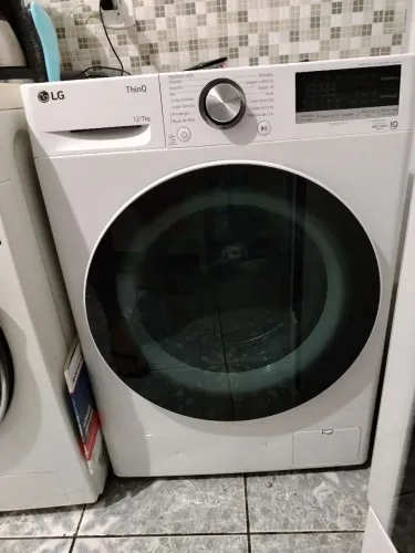 Máquina LG lava e seca 12 kg