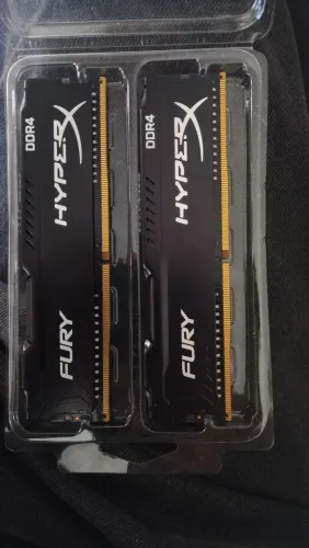 Vendo memórias ram ddr4 8gb (4gb×2) usando por pouco tempo