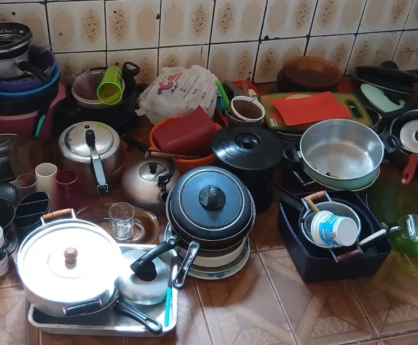 Vende -se colchão louças armário guarda roupa
