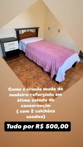 Cama de solteiro reforçada, com criado mudo e colchoes