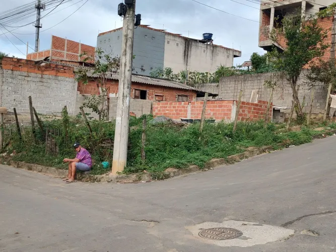 vendo um terreno em Nova esperança 2