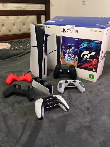 Ps5 slim 1TB (versão mídia física)