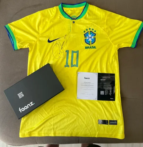 Camisa do Brasil autografada por Neymar jr 