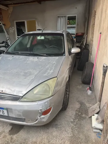 Ford Focus Ghia Sed. 2.0 16v/ 2.0 16V Flex 4P 2003
