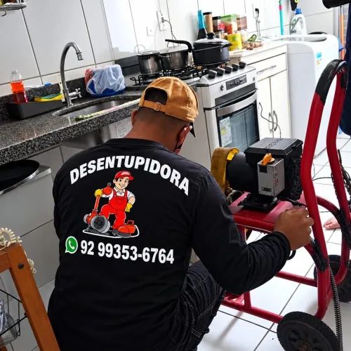 DESENTUPIDORA SERVIÇO DE DESENTUPIMENTO PROFISSIONAL COM OBJETIVO DE EVITAR QUEBRADEIRA 