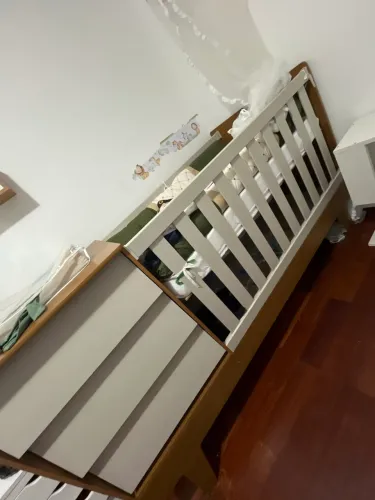 Vende -se Berço com cômoda +colchão (no plástico) Nunca usado