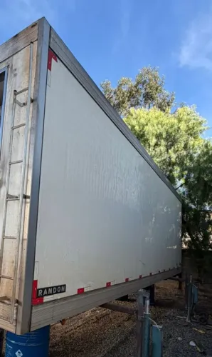 Bau frigorifico caminhao 16 paletes Randon 2023