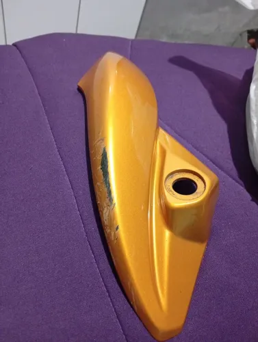 Carenagem (bananinha) do farol lado esquerdo Cb300R original Honda valor