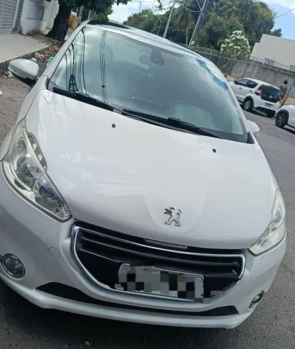 Peugeot 208 Griffe 1.6 Flex 16V 5P Aut. 2014