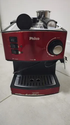 Cafeteira Espresso Philco 20 bar com defeito