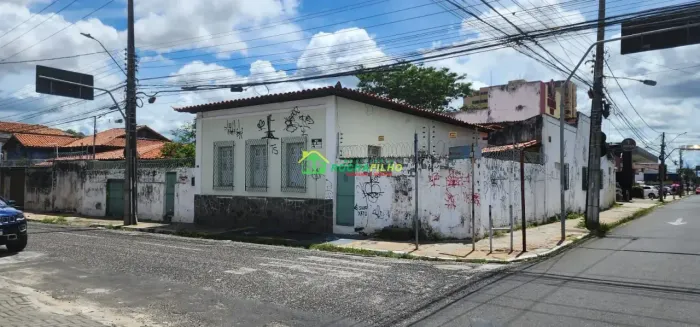 Casa à venda. 400 m² por 3000000,00 - Centro - Teresina/PI