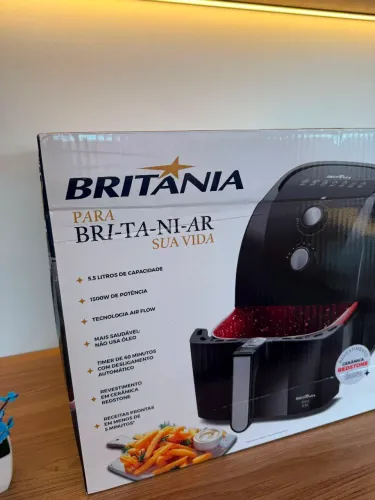 Fritadeira Air Fryer Britânia 5,5L 1500W BFR50 Redstone 127V Nova lacrada