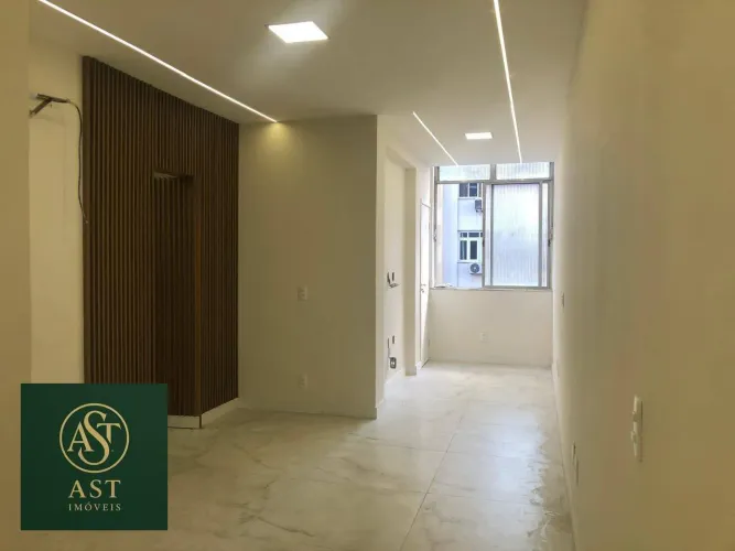 AST IMÓVEIS VENDE Apartamento com 2 quartos e vaga de garagem no miolo de Icaraí, 60 m² po