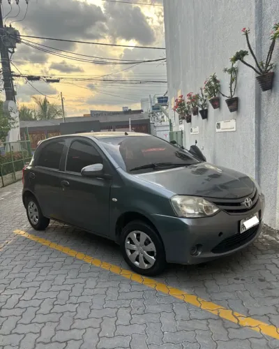 Toyota Etios X 1.3 Flex 16V 5P Mec. 2014