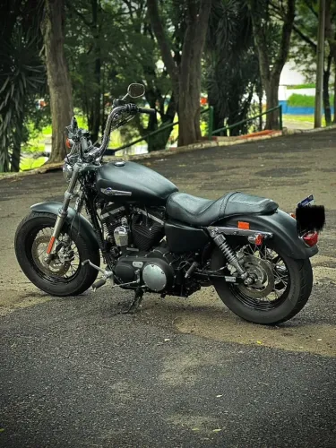 Vendo Harley Davidson XL 1200CB Custom