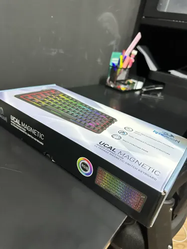 Teclado magnético Ucal red dragon