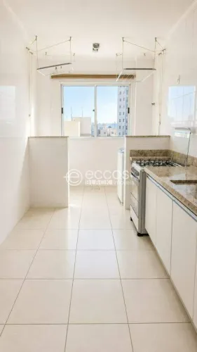 Apartamento à venda, 3 quartos, 1 suíte, 1 vaga, Santa Mônica - Uberlândia/MG