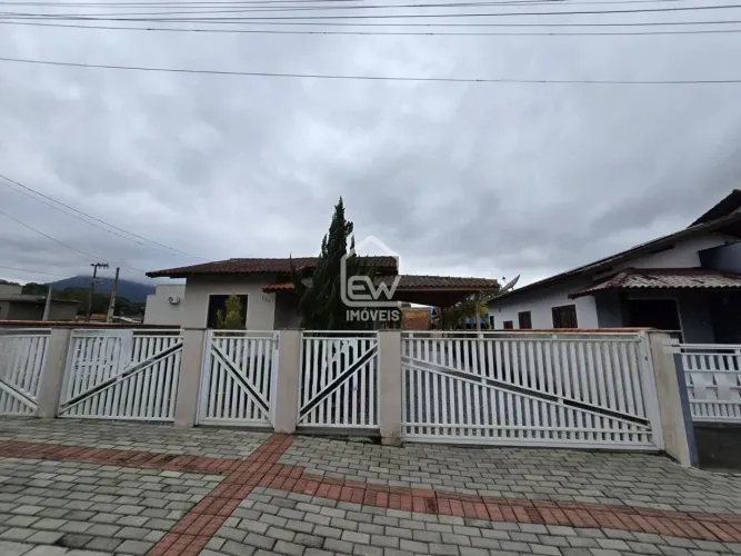 Casa com 70m² em Schroeder/SC