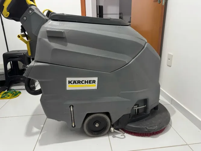 Máquina limpa piso
