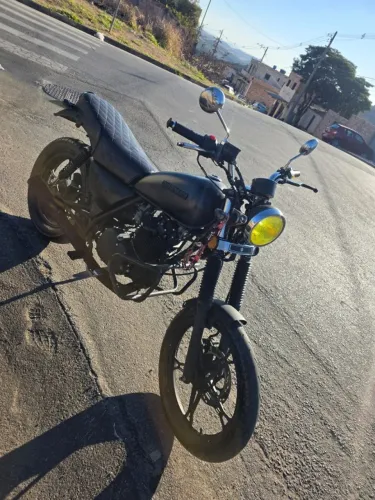 Intruder 125 Café racer Custom - Motor e Elétrica ZEROS - Super Conservada!