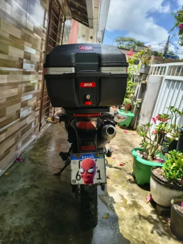 Bros 160, muito nova acompanha guidão oxxi, baú givi, protetor de carenagem, IPVA pago.