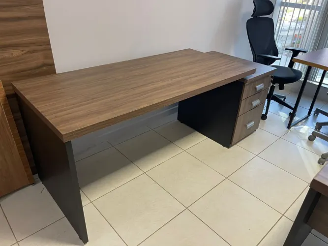 MESA RETA PEDESTAL 1.72x0.70 DE ESCRITORIO LOJA IKONOFFICE