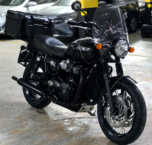 Linda Bonneville T120 Black