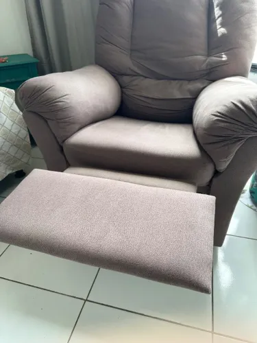 Poltrona Reclinável com Apoio para os pés