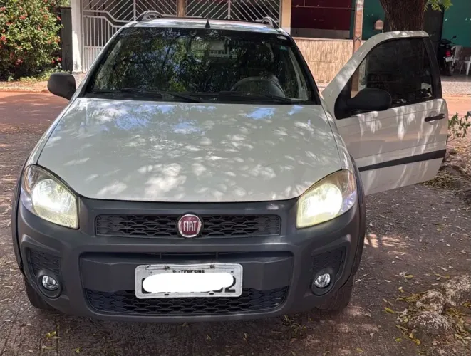 Carro Strada cabine dupla ano 2014