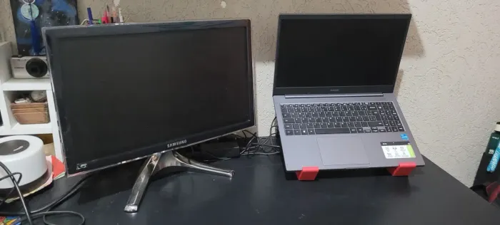 Notebook Samsung Book NP550XDA-KV3BR + Monitor Samsung de brinde