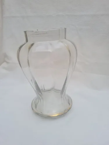 Lindo vaso antigo, bomboniere, com detalhes dourados